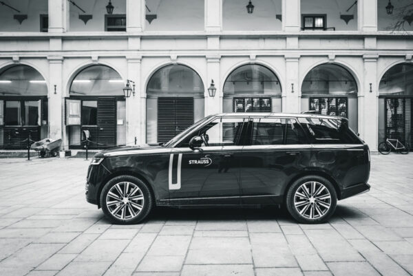 Range Rover in der Spanischen Hofreitschule