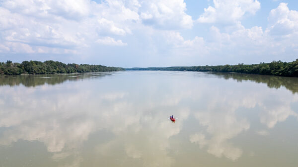 Luftaufnahme Gumotex Seawave auf der Donau